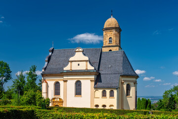 Naklejka premium Die Wallfahrtskirche St. Maria auf dem Hohenrechberg bei Schwäbisch Gmünd, Baden-Württemberg