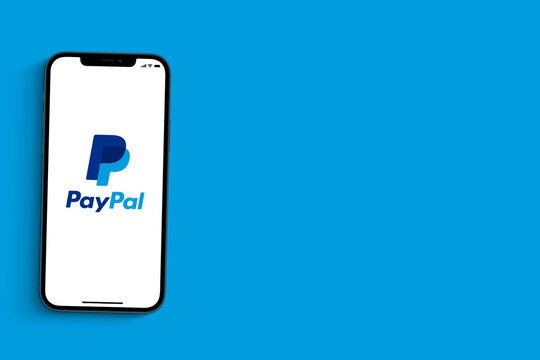 PayPal App on the smartphone screen. Blue background. Rio de Janeiro, RJ, Brazil. August 2021.