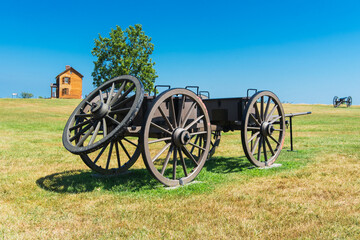 Fototapeta na wymiar cart from the Civil War in the national park.
