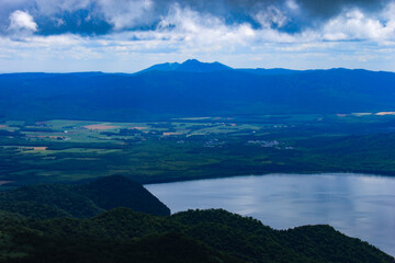 北海道の夏　藻琴山山頂からの屈斜路湖と摩周岳遠景