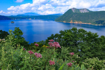Fototapeta na wymiar 北海道の夏　摩周湖と斜里岳遠景