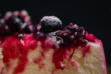 cheesecake with berries