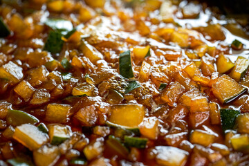 The steps for making winter melon tea, the winter melon grains and brown sugar are boiled in a pot