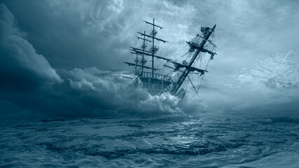 Een oud zeilschip in de mist vaart naar de rotsen - Zeilend oud schip in een stormzee op de achtergrond stormachtige wolken