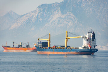 
bay of ships