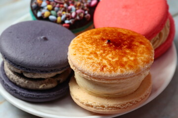 an absurdly big-size macaron 