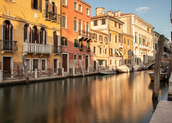 Fototapeta na wymiar Venecia y la magia de sus canales
