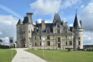 Fototapeta premium La Rochefoucauld-en-Angoumois, Charente, Nouvelle-Aquitaine, le château.