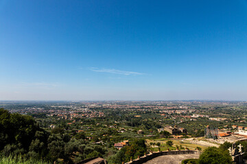 Fototapeta na wymiar View from balcony in villa d'Este, Tivoli