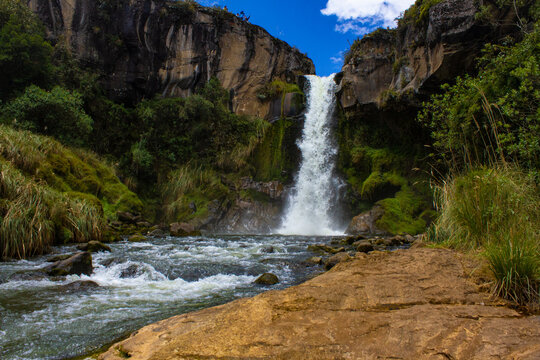 Cascada de fuego - Ecuador