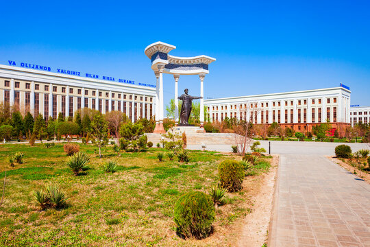 Muhammad Al Khwarizmi Monument, Urgench Town Hall