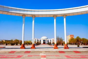 Arch at Independence square in Nukus