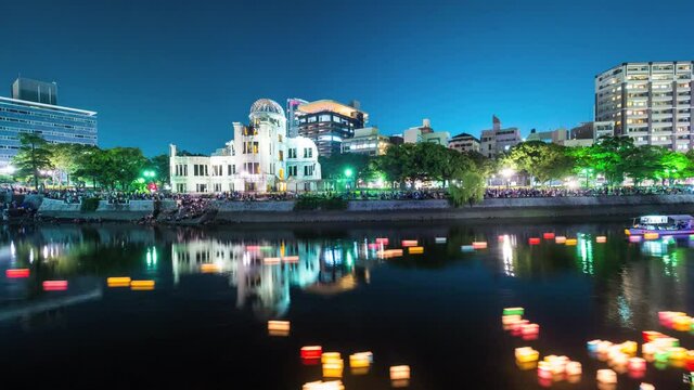 Hiroshima - 6 August lantern ceremony