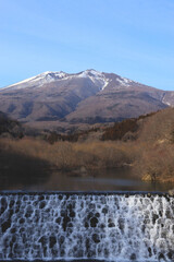 横川のやまびこ吊り橋から見る雪の蔵王連峰　　宮城県七ヶ宿町