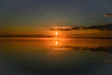 Fototapeta na wymiar ウトナイ湖の静かな夜明けの情景＠北海道