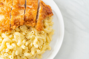 Mac and cheese with fried chicken