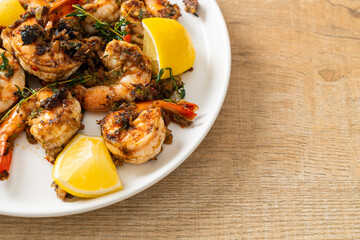 jerk shrimps or grilled shrimps in Jamaica style