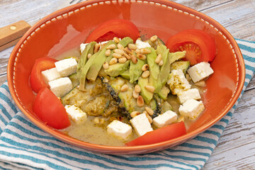 salade composée aux courgettes, avocats et féta 