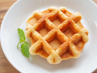 皿の上のベルギーワッフル