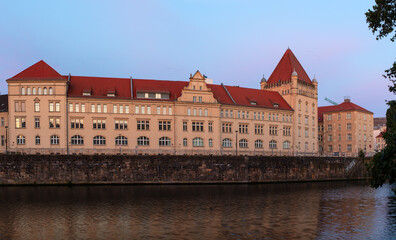 Obraz premium Vintage building along the Spree river. Berlin, Germany.
