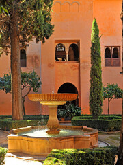 Jardines de Daraxa en la Alhambra de Granada, Andalucía, España. Jardín de los Naranjos y de los...