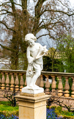 Obraz premium Statue im Park