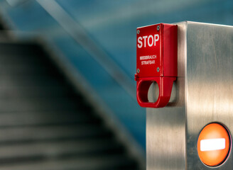 Notbremse an der Rolltreppe
