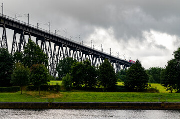 Brücke Rendsburg Deutschland Nord-Ostsee-Kanal Eisenbahn Viadukt Schwebefähre Attraktion Bahn...