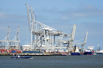 Fototapeta na wymiar Cranes along the borders of the harbor Europort