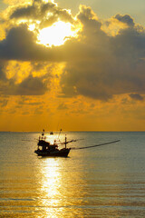 Obraz premium A beautiful sunrise at jetty in summer .Southern in Thailand