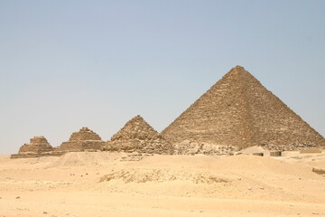 The great pyramid at Giza and 3 queen's pyramids