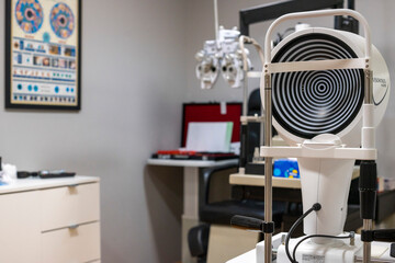 Internal view of an optical study with its view control machines