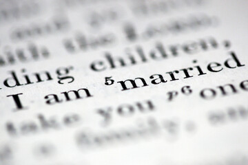 Text, I am married written in a book