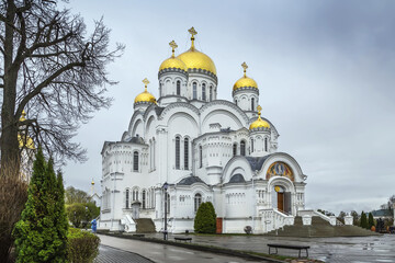 Fototapeta na wymiar Diveyevo Convent, Russia