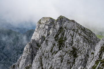 rockface on Seehorn in mist