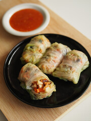 Suki roll with mushroom and cabbage