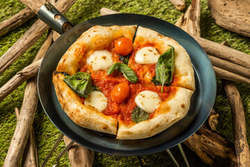 ミックスピザ　Italian delicious food mixture pizza