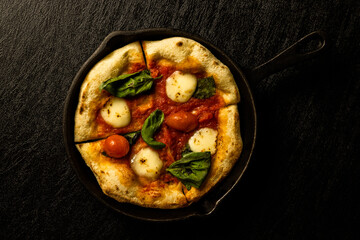 ミックスピザ　Italian delicious food mixture pizza