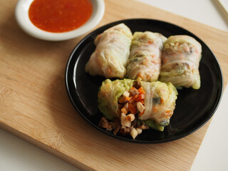Suki roll with mushroom and cabbage