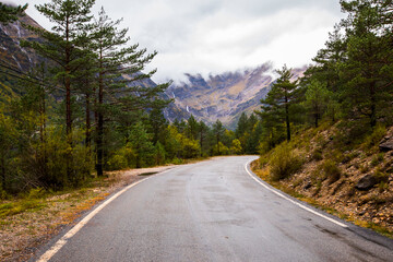 Fototapeta premium Autumn road in Ordesa and Monte Perdido National Park, Spain