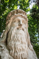 Statue of Leonardo da Vinci in Villa Borghese gardens.