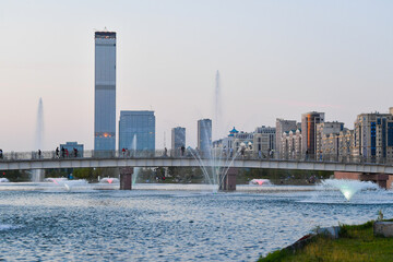city, skyline, building, architecture, skyscraper, water, cityscape, buildings, downtown, urban, sky, view, panorama, travel, river, manhattan, miami, usa, dusk, new york, night, fountain, australia, 