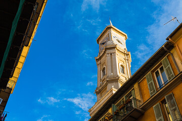 Fototapeta na wymiar フランス　ニースの旧市街の時計塔