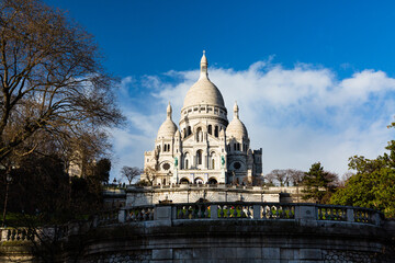 フランス　パリのモンマルトルの丘に建つサクレ・クール寺院
