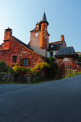 Fototapeta na wymiar Collonges-la-Rouge, french village / village français de Corrèze