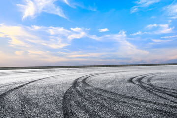 Fototapeta premium Empty and clean asphalt road and sky landscape in summer, Asia