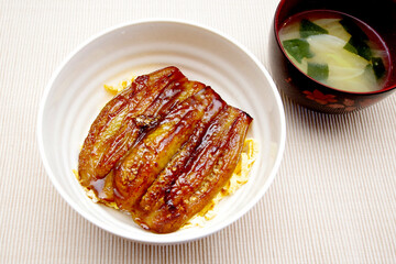 ナスのかば焼き丼