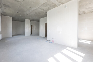 Obraz premium interior of the apartment without decoration in gray colors