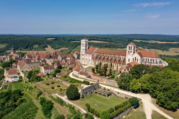 aerial view on the basilica of vezelay sainte marie madeleine - obrazy, fototapety, plakaty