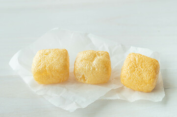 並んだ干し揚げ